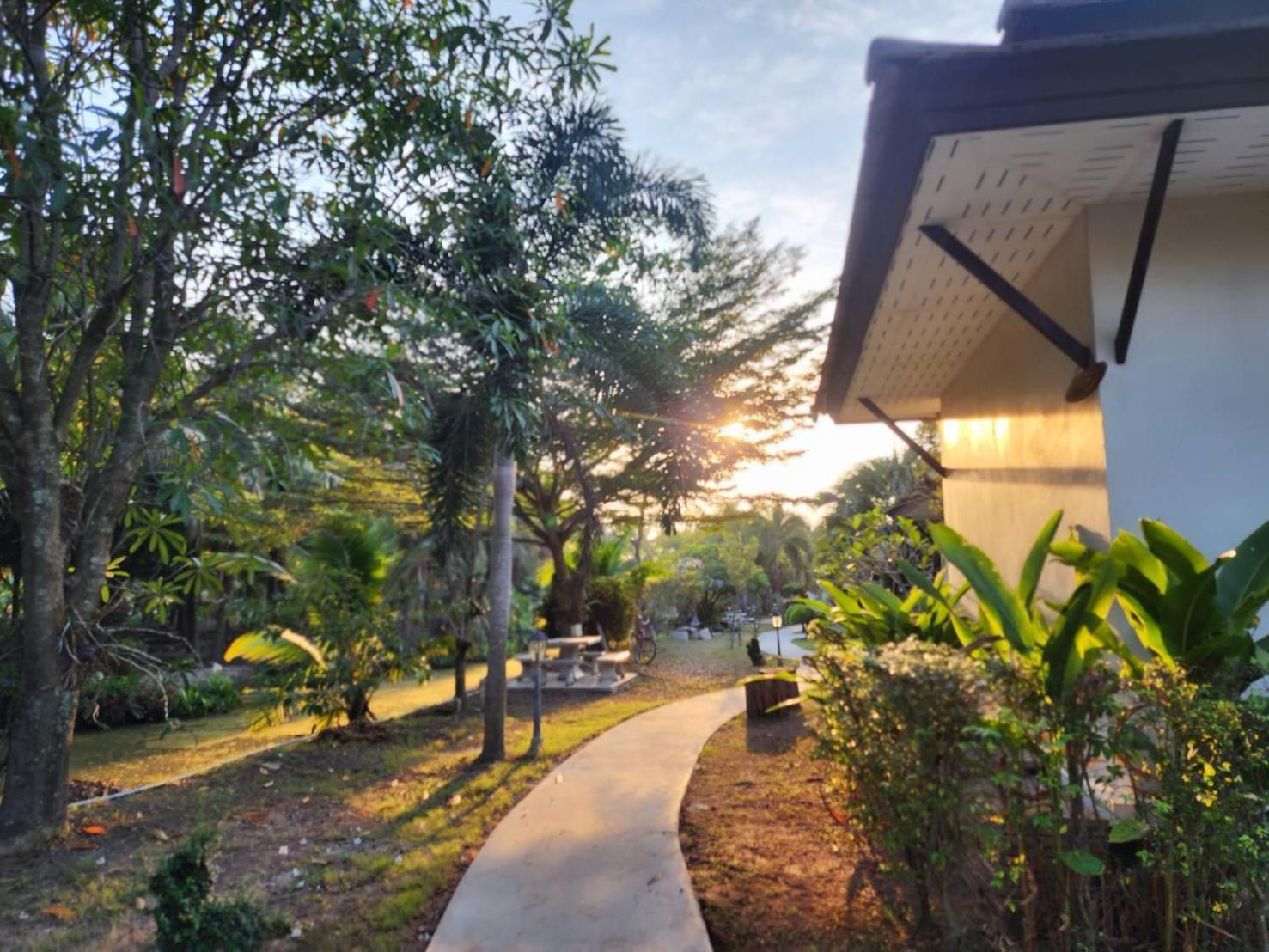 Baan Klong Resort Damnönszaduak Kültér fotó